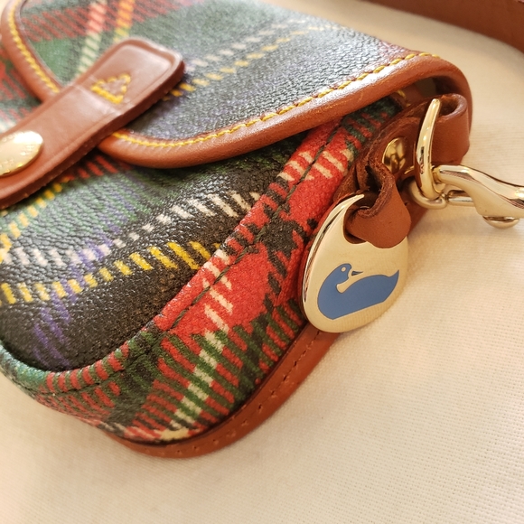 Dooney and Bourke Tartan plaid pattern small Pouch - Picture 4 of 9